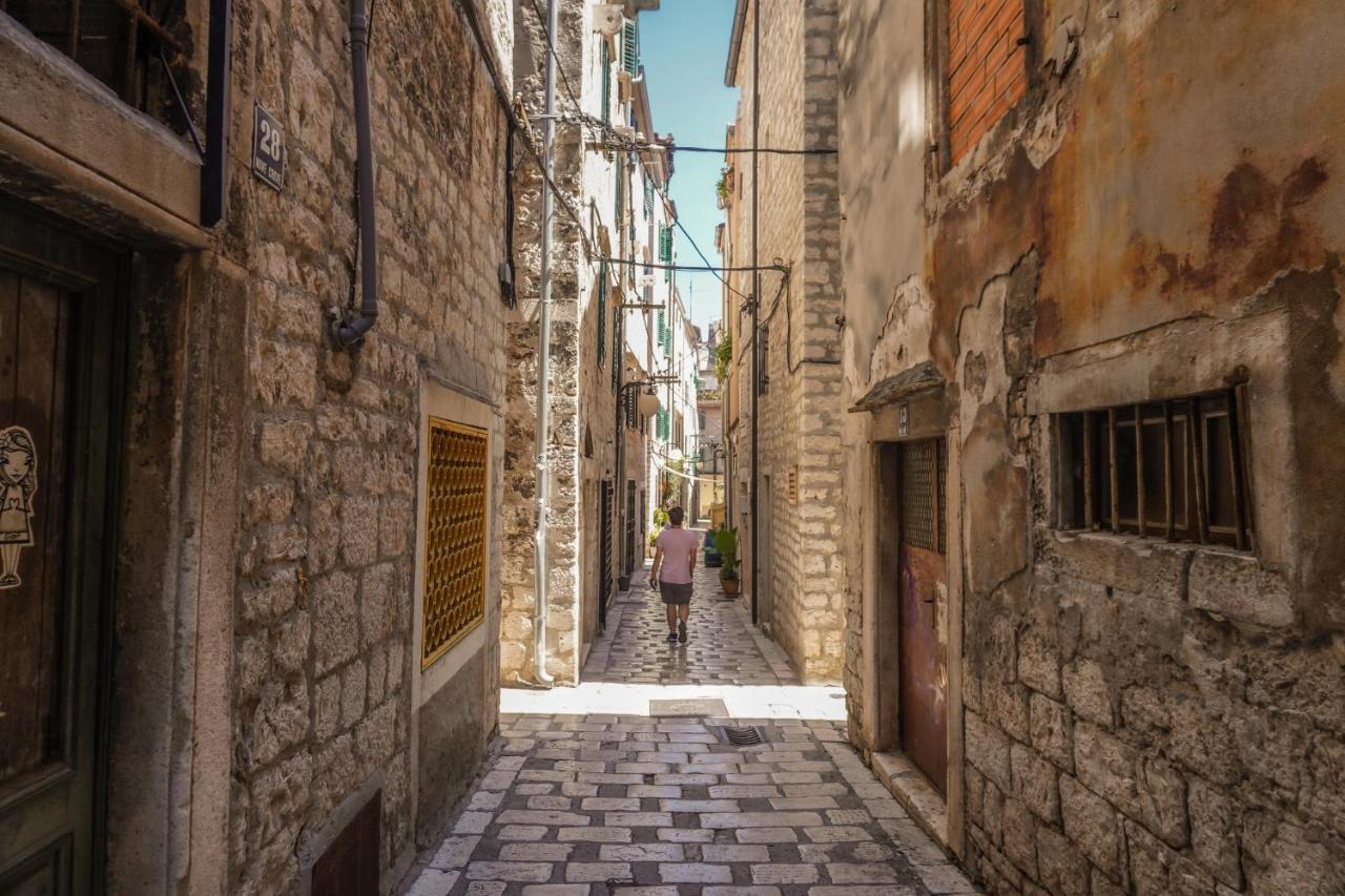 Apartments Loriana Sibenik Bagian luar foto