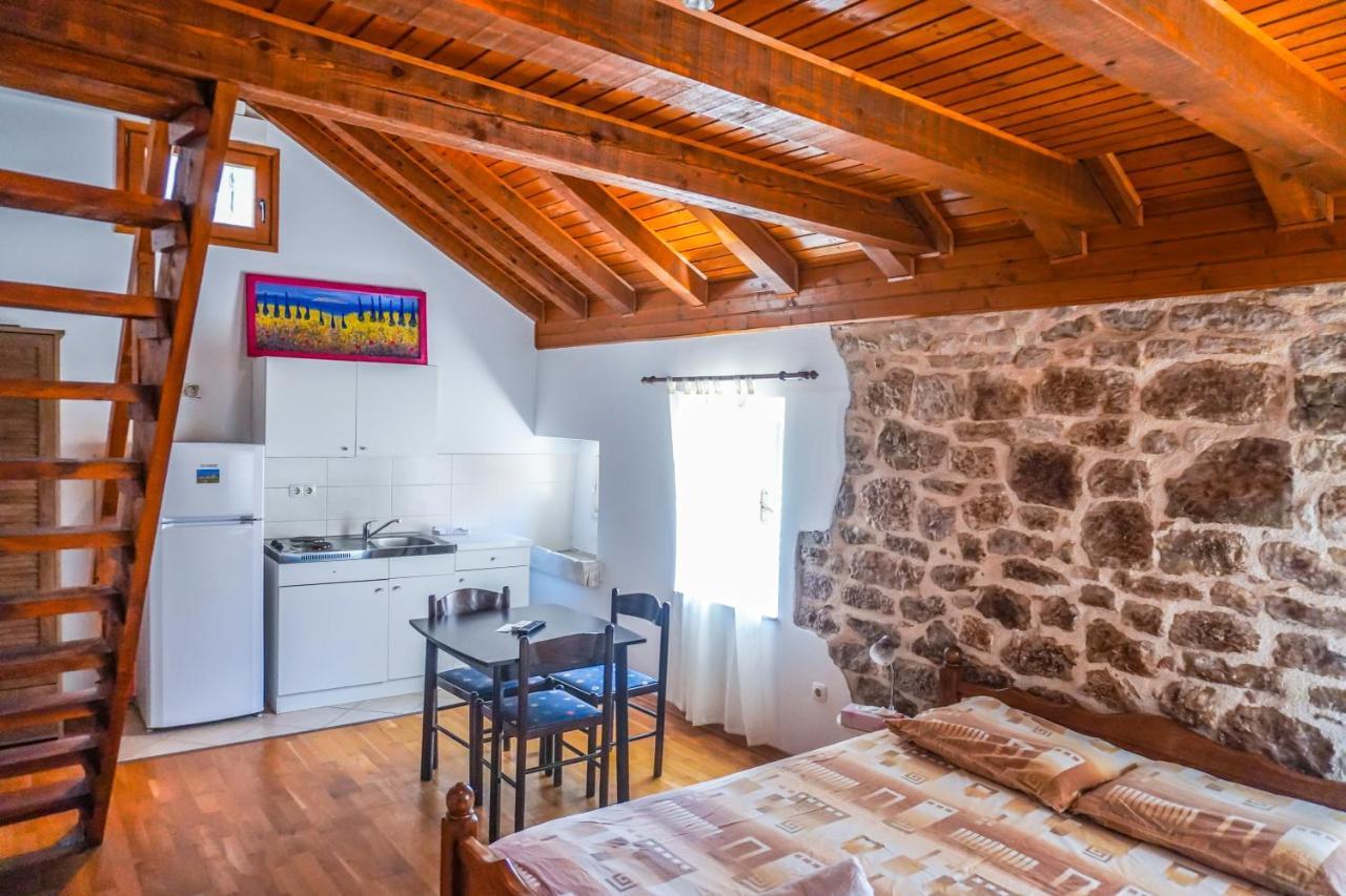 Apartments Loriana Sibenik Bagian luar foto