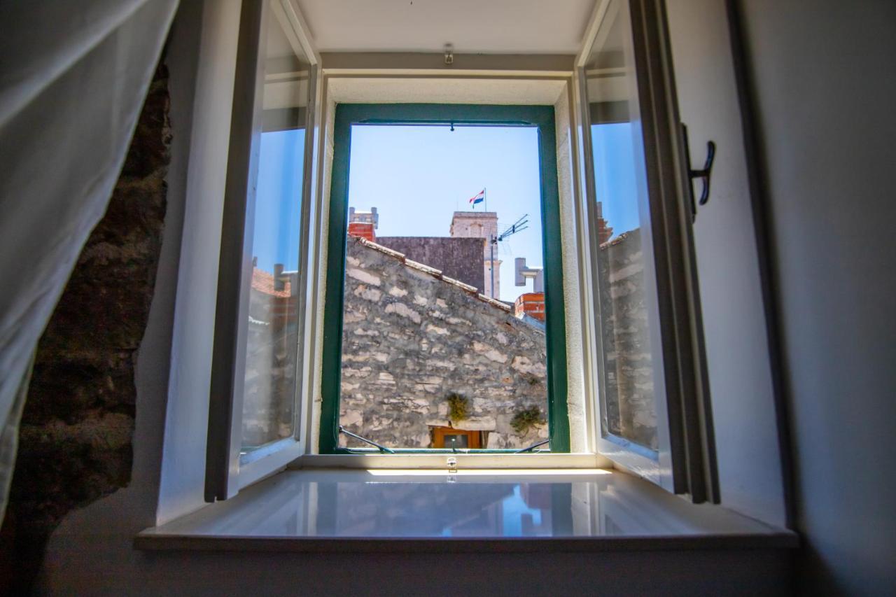 Apartments Loriana Sibenik Bagian luar foto