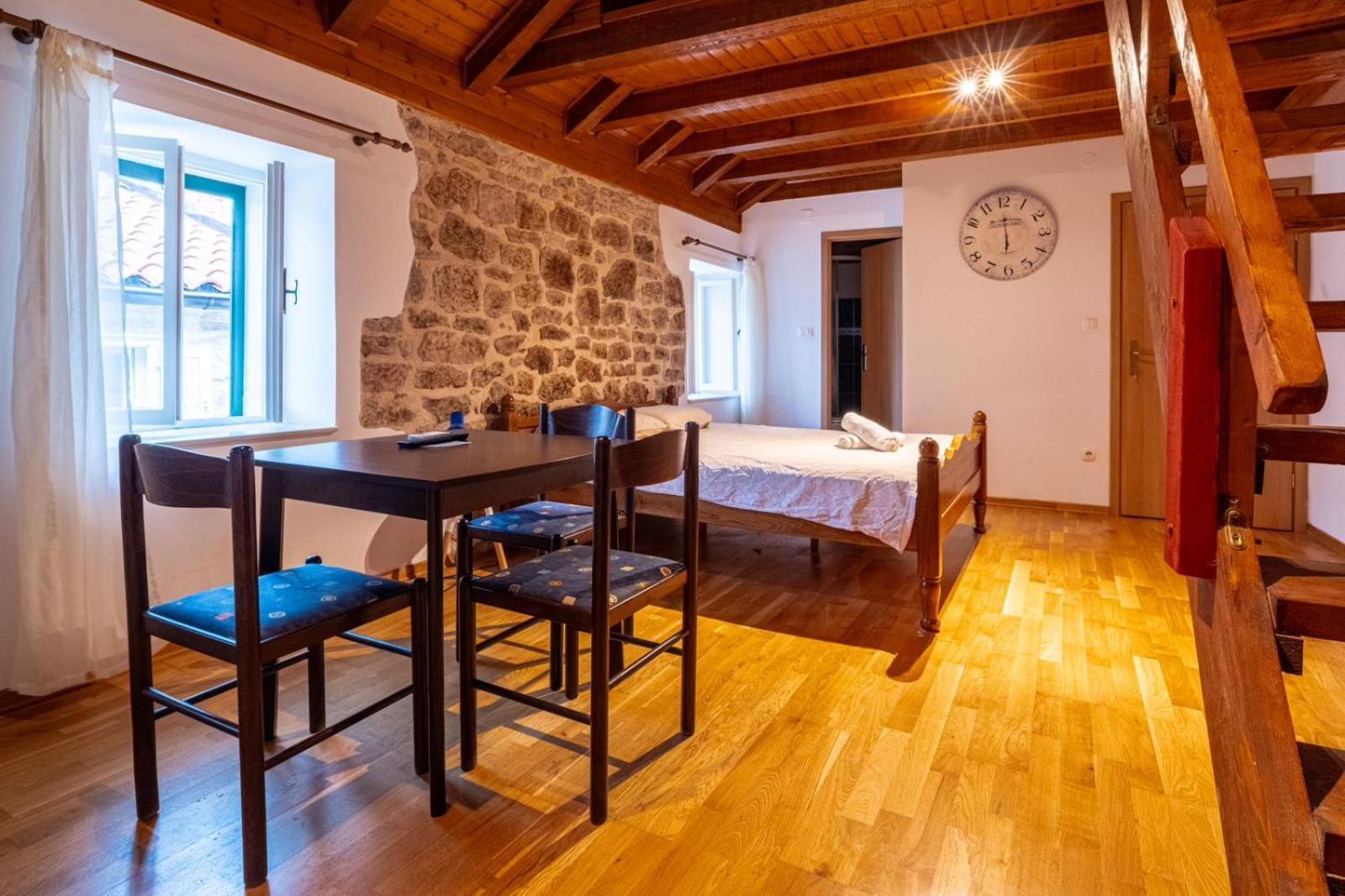 Apartments Loriana Sibenik Bagian luar foto