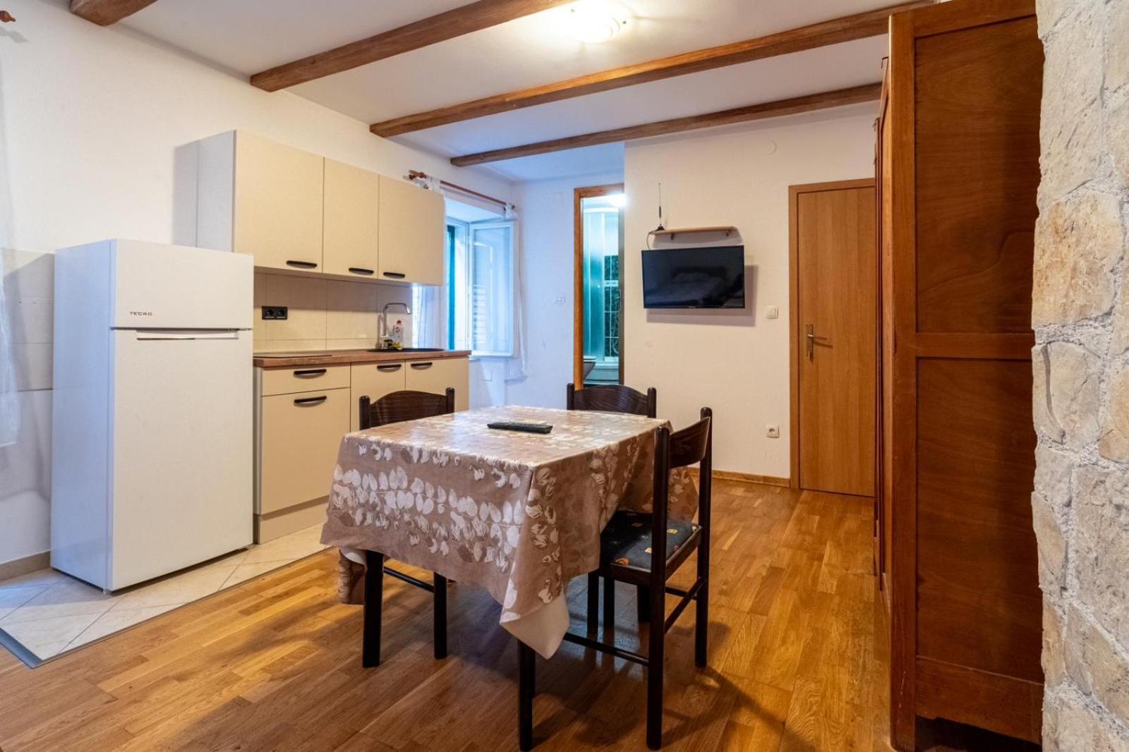 Apartments Loriana Sibenik Bagian luar foto