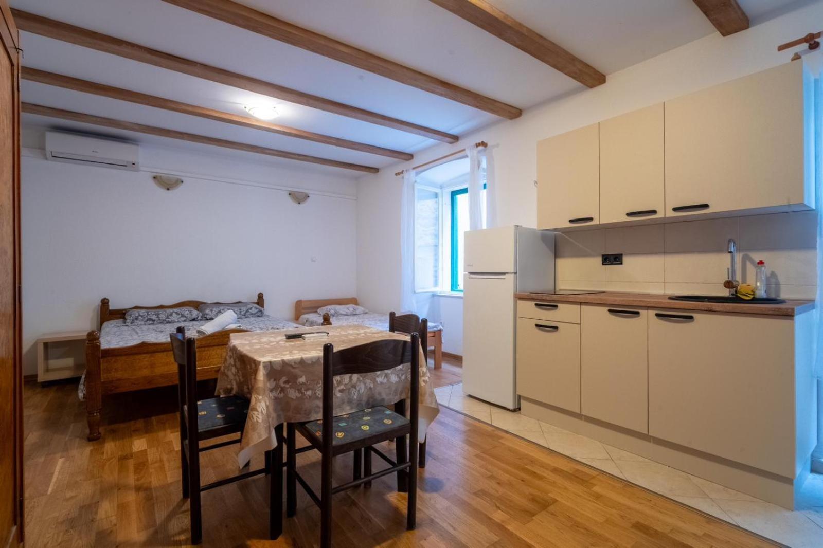 Apartments Loriana Sibenik Bagian luar foto
