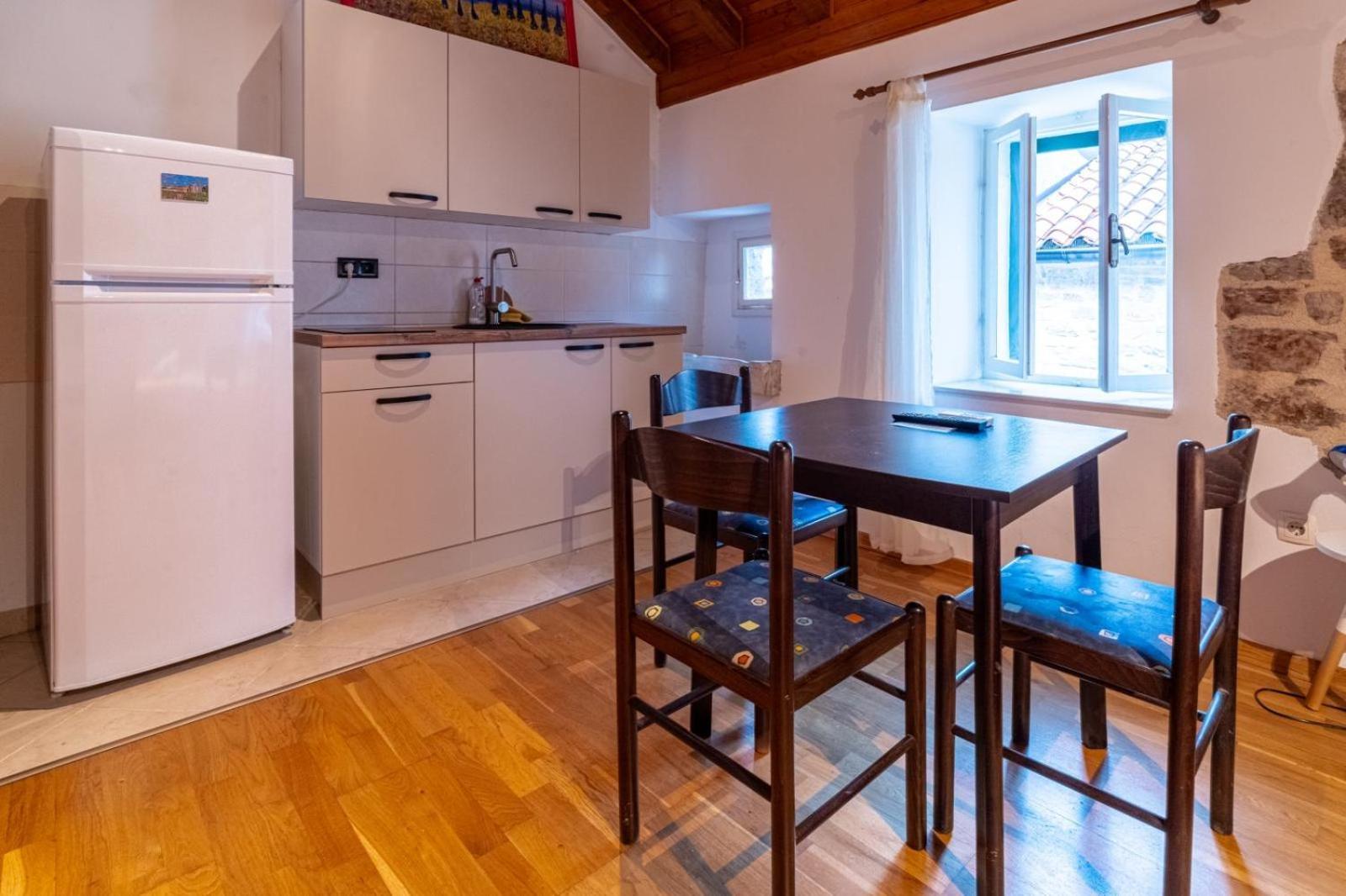 Apartments Loriana Sibenik Bagian luar foto