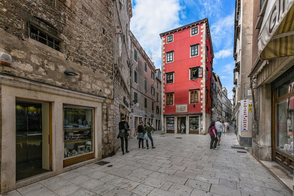 Apartments Loriana Sibenik Bagian luar foto